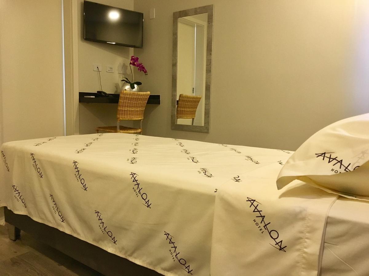 Hotel Avalon Maringa Economico Luaran gambar